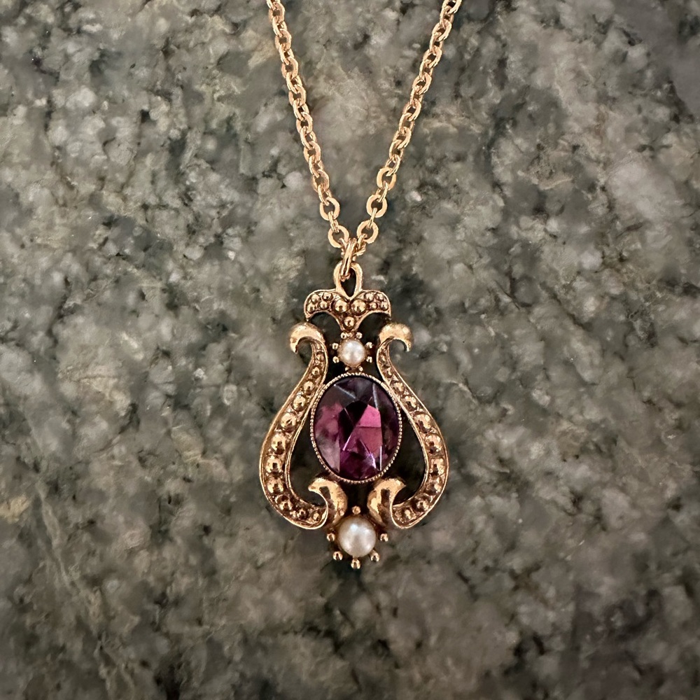 Vintage style necklace